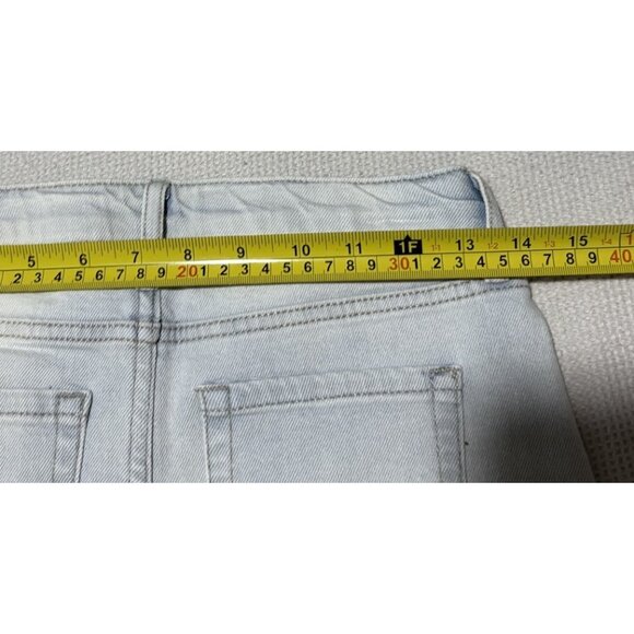 Art Class Girl's Mid Rise Light Wash Embroidered Cut Off Jean Shorts Size L 1012 - Picture 9 of 11